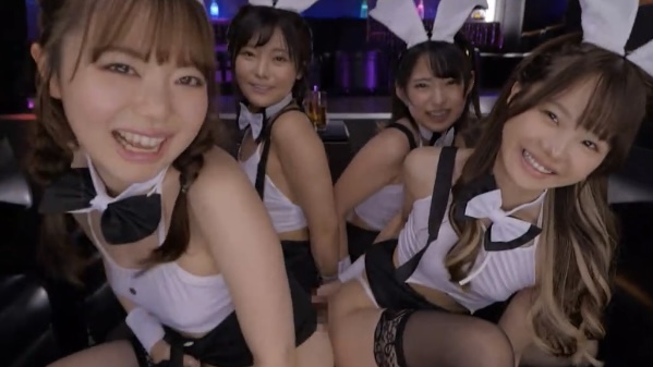【尻コキ】美尻ガールズバーで美少女達に密着挟み撃ちプレスされて何度も射精！4人のプリ尻でハーレムバニー尻コキで責められたら射精が止まらない！(松本いちか,百瀬あすか,渚みつき,久留木玲)
